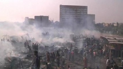 Bangladesh fire leaves hundreds homeless