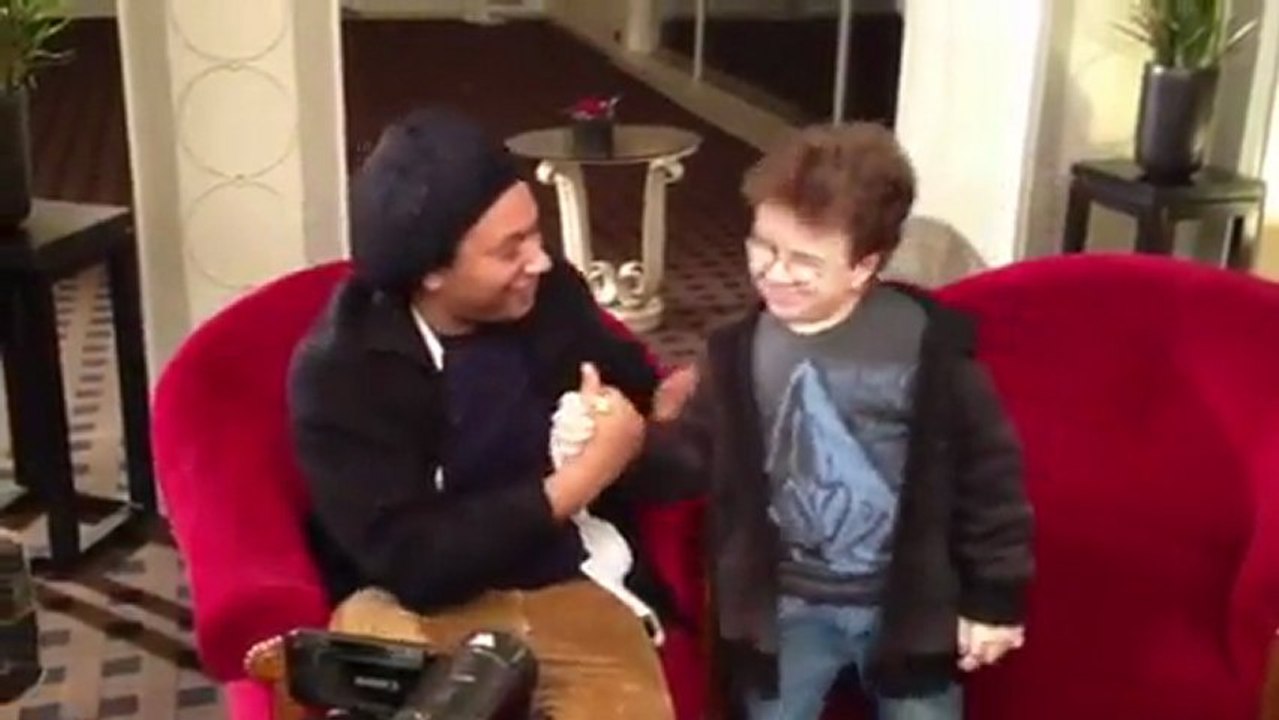 Featuring cool Doc Gyneco - Keenan Cahill (Passement de jambes)