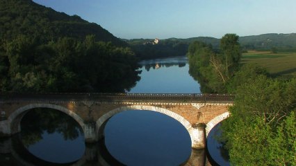 BANDE ANNONCE DU FILM LA RIVIERE BLEUE