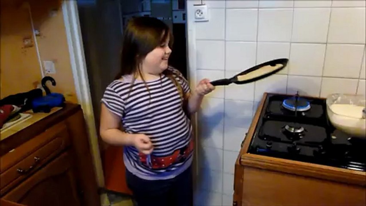 manon nous fait des crépes