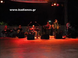 ΜΑΝΟΣ ΠΥΡΟΒΟΛΑΚΗΣ ¨ΛΙΩΝΕΙ ΤΟ ΧΙΟΝΙ ΣΤΗΝ ΚΟΡΦΗ¨