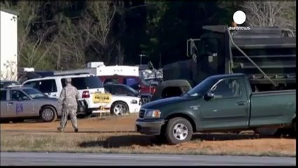 Continúa la dramática toma de rehenes en el estado de...