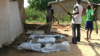 Hygiène : construction de latrines au Bénin