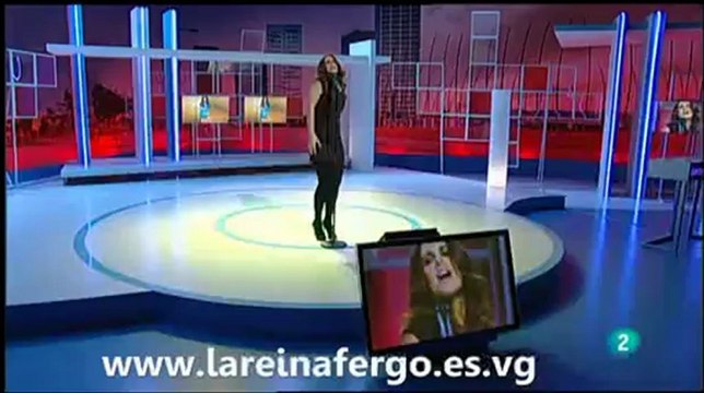 Nuria Fergó en el programa Para todos la 2 de TVE 2 cantando Castigo Divino