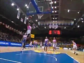 Sylvia Fowles dunk during 2011 ELW ASG
