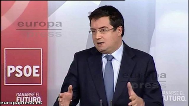 Óscar López: Rajoy debe dimitir por el bien del país