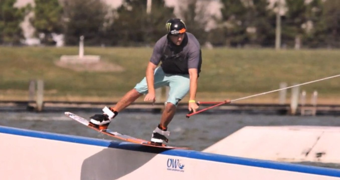 Kevin Henshaw to the BoardCo Pro team Liquid Force Vidéo