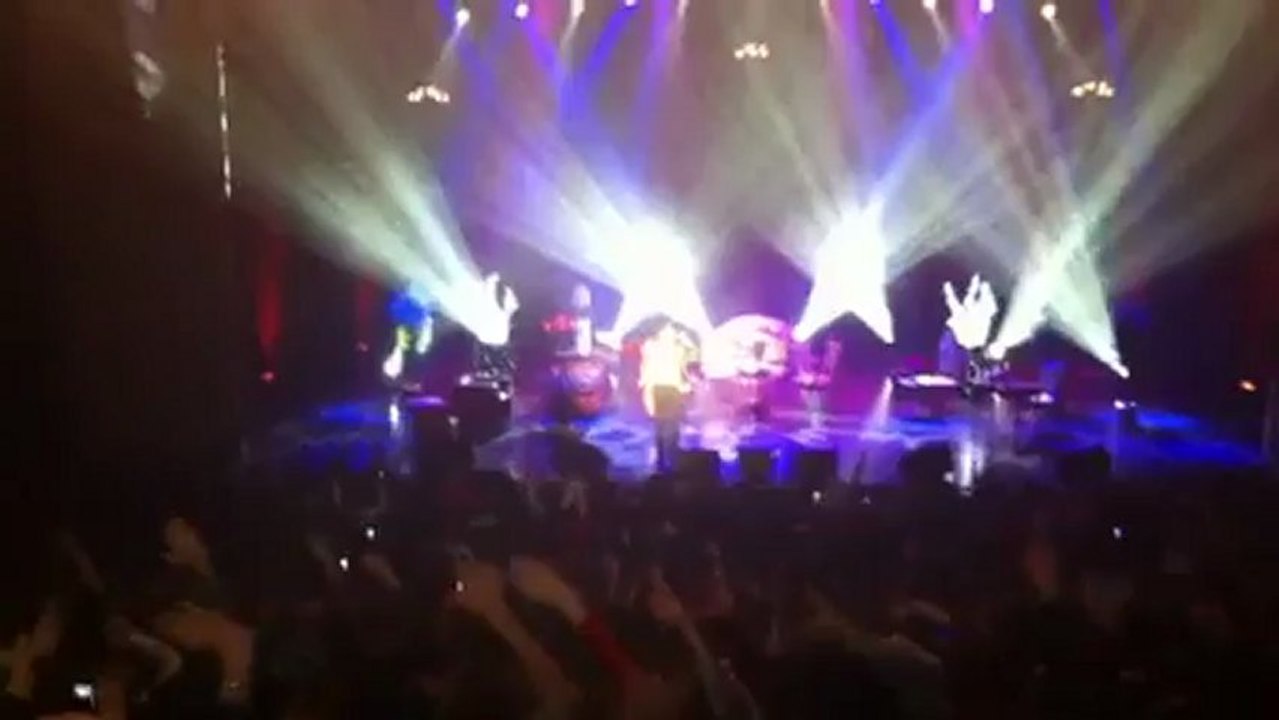 Extrait du spectacle de Jermaine JACKSON à TOULOUSE produit par David SERERO