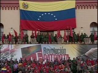 Maduro pide rescatar el "tricolor" con una "gorra para la revolución"