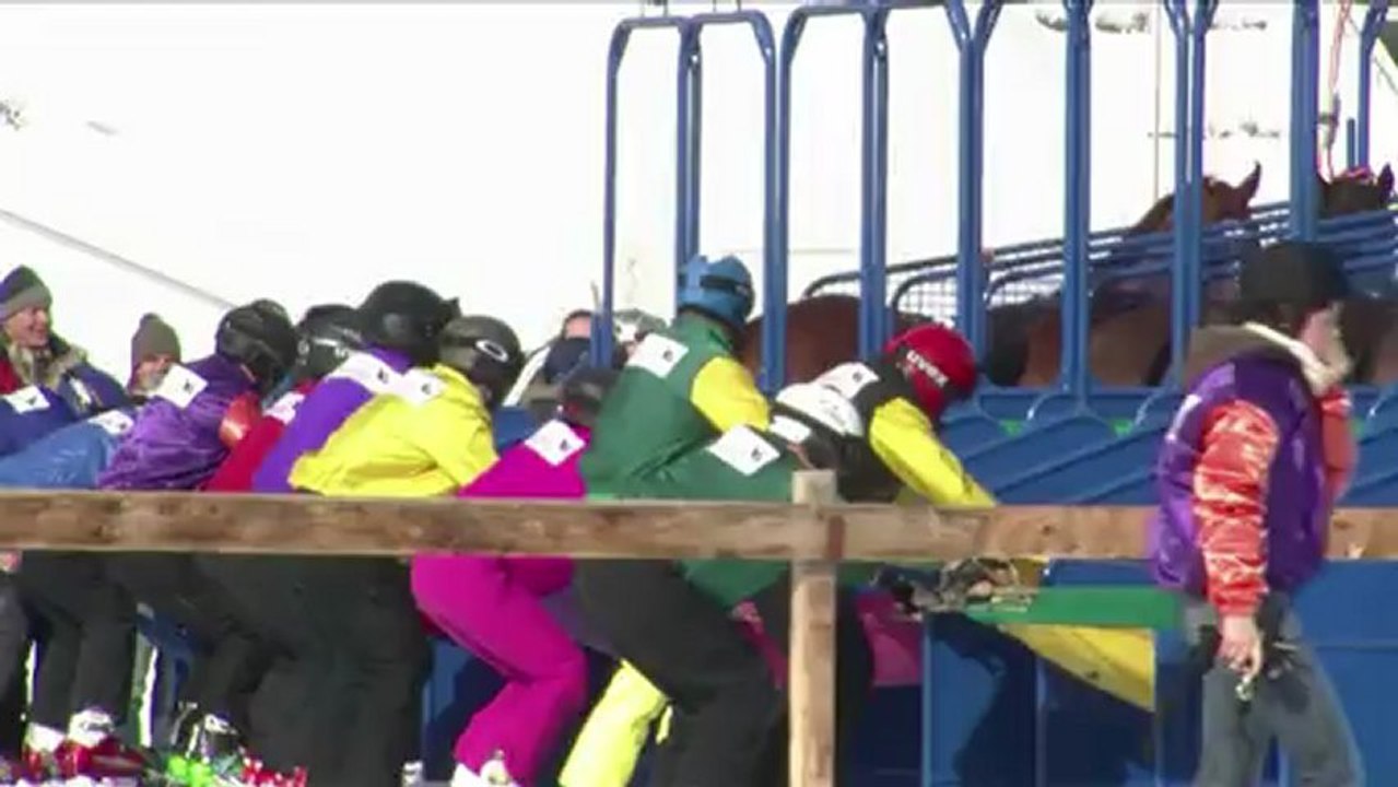 Des chevaux lancés au galop sur un lac gelé de...