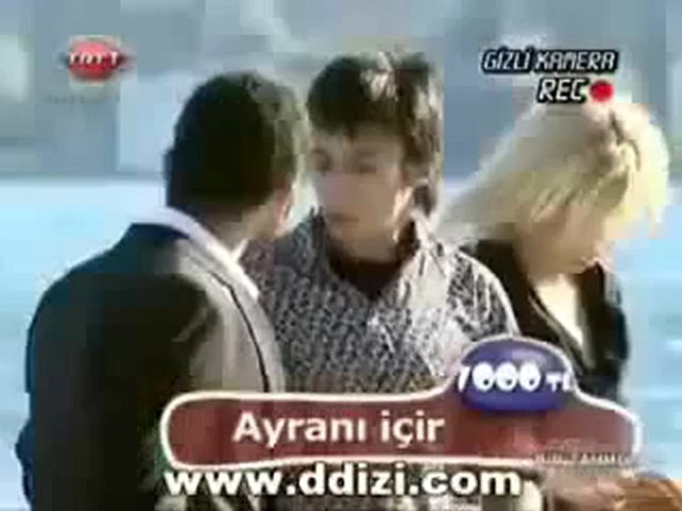 Bi zahmet yengenin elini tutarmisin