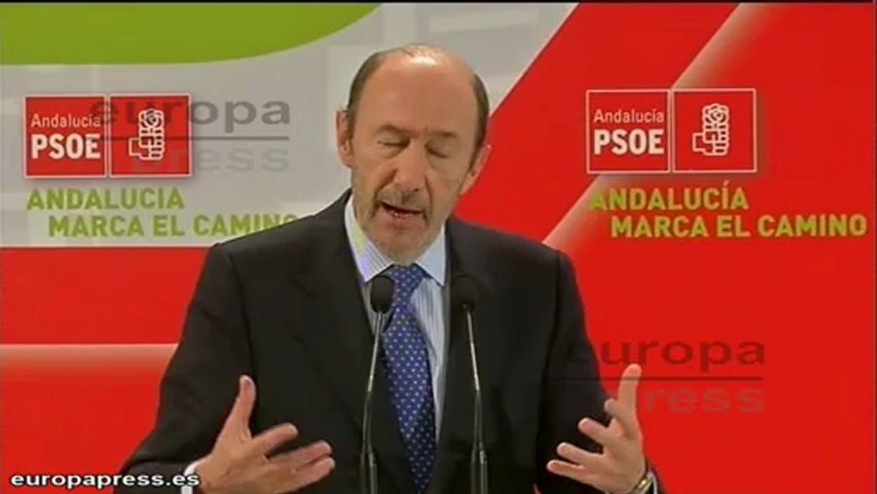 PSOE: "Rajoy ha ido a Berlín con su sombra, Bárcenas"