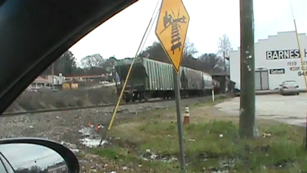 Norfolk Southern mixed freight southeast through Mableton Ga.