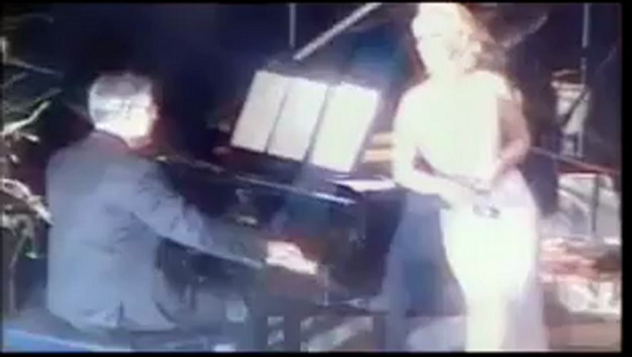 MUAZZEZ ERSOY Kırılsın ellerim RAKS