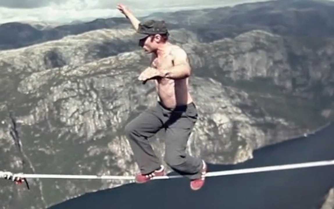 I Believe I can fly - Skyliners team - Hight line and base jumping