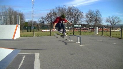 Tricks Tips : Le pop shoove it