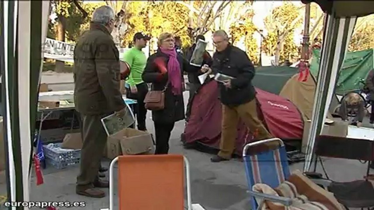 Acampada indefinida para reclamar entrega de pisos