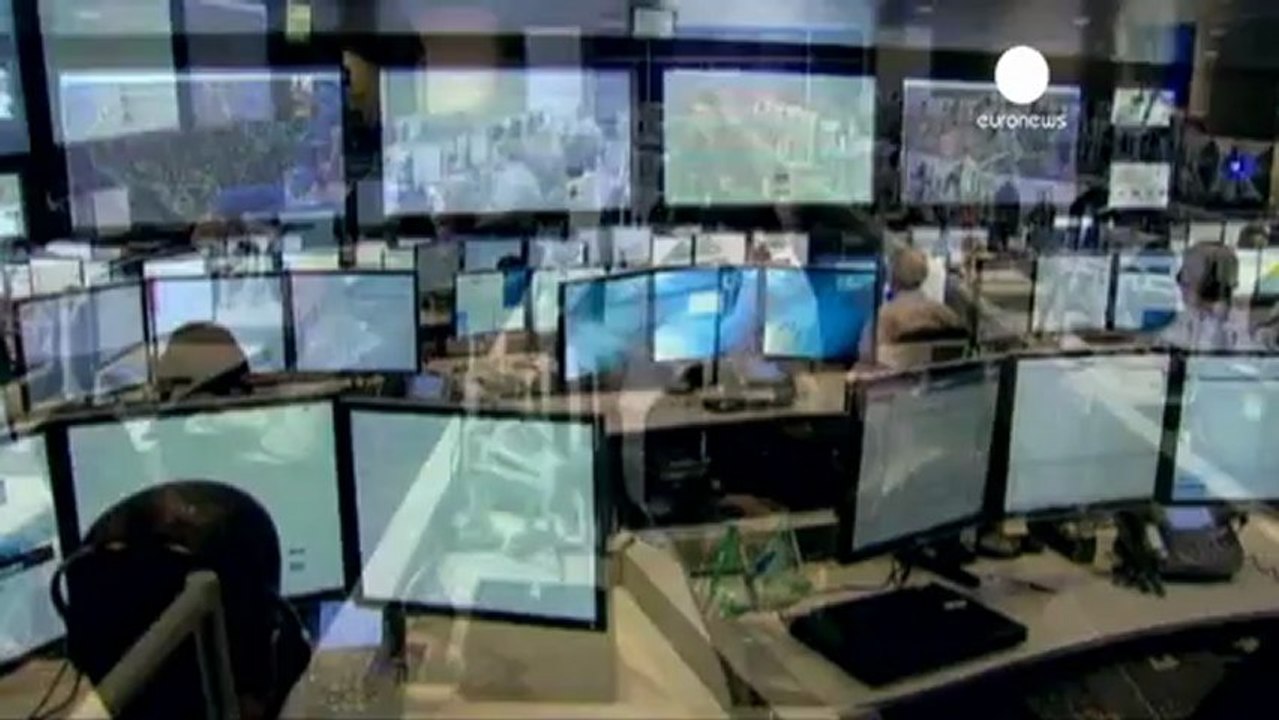 Dell goes private to aid restructuring