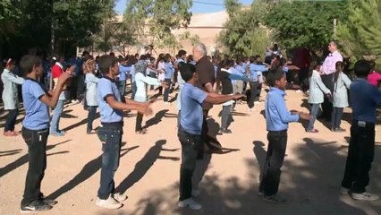 Des bédouins palestiniens bravent le désert pour aller à l'école