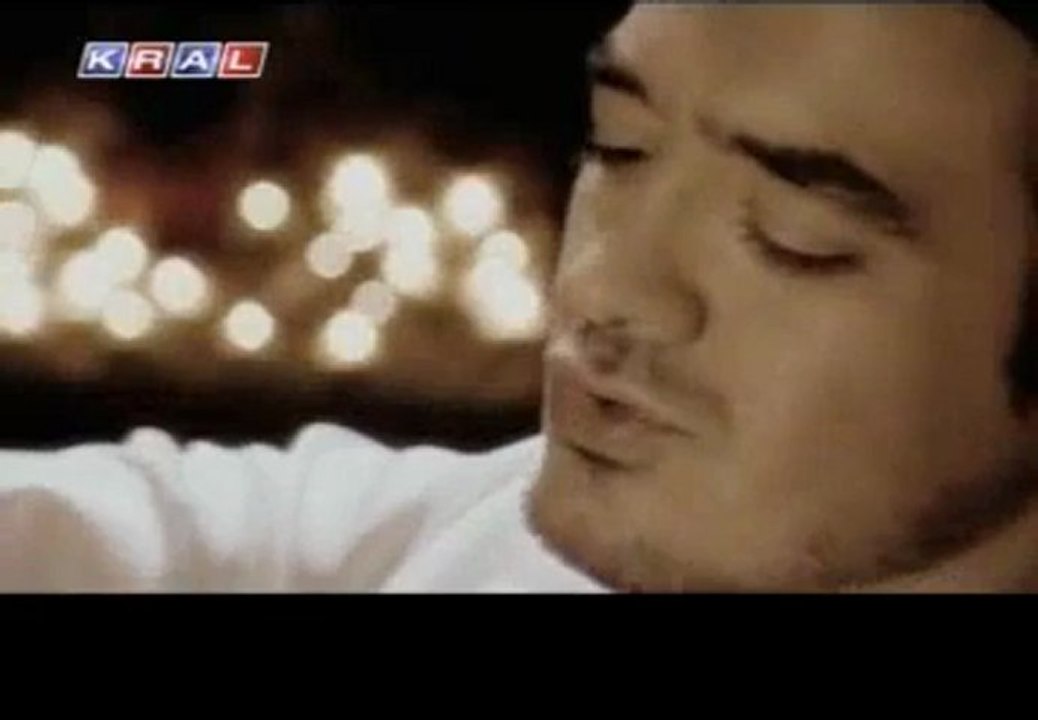 Orhan   ÖLMEZ - AŞK BENİ SEVMEDİ