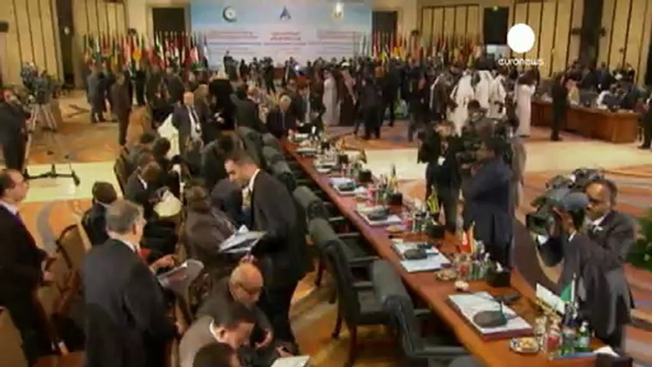 IOC summit kicks off as Ahmadinejad targeted in shoe attack