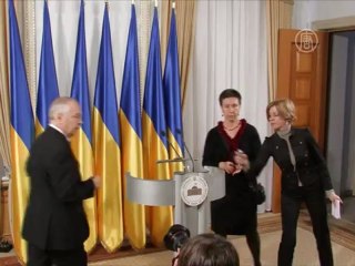 Украинские депутаты заблокировали открытие сессии