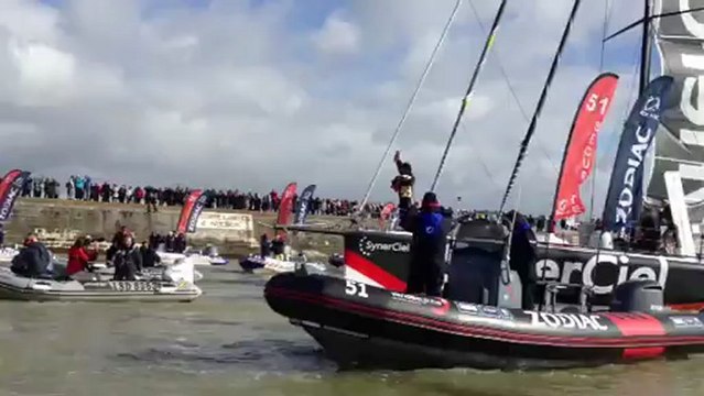 Vendée Globe. Arrivée de Jean Le Cam aux Sables d'Olonne (7)