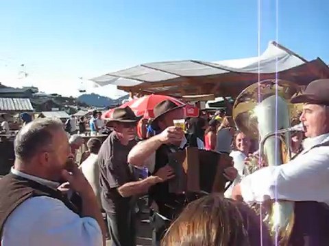 BELLE DIMANCHE L'équipe corps des alpes (Tradisons) et sylvain kempf 2012