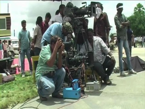 Cameraman Gangatho Rambabu Making - Part 1