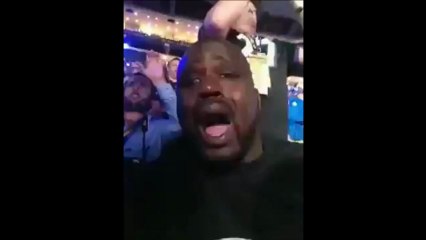 Superbowl XLVII : Shaquille O'Neal chante ''Halo'' en playback avec Beyoncé