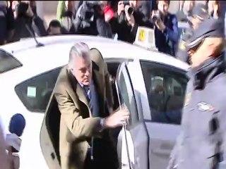 Bárcenas sale de la Fiscalía tras dos horas de declaración