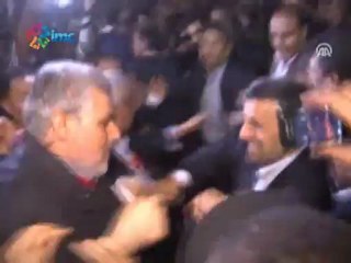 Ahmedinejad'a ayakkabılı protesto