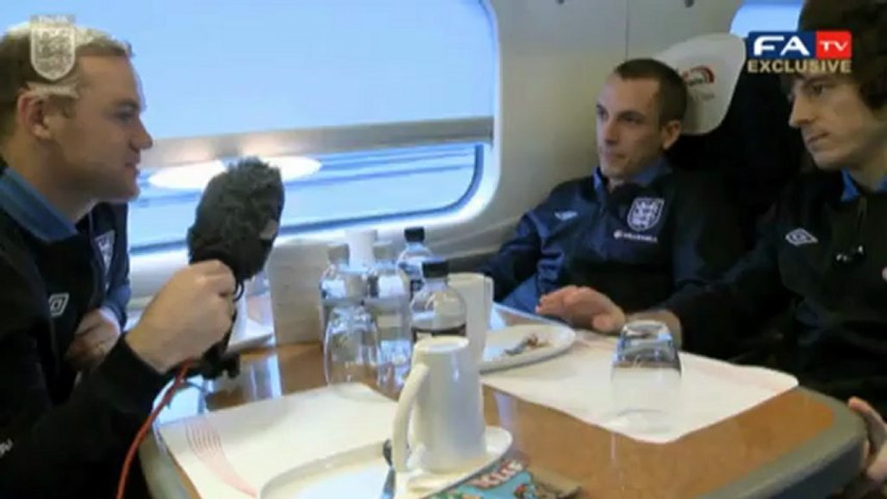 Lockere Stimmung vor Brasilien: Rooney spielt rasenden Reporter