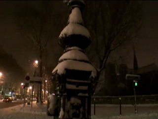 Notre Dame de Paris by night time