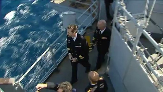 Don Felipe despide con tristeza y emoción al portaviones Príncipe de Asturias