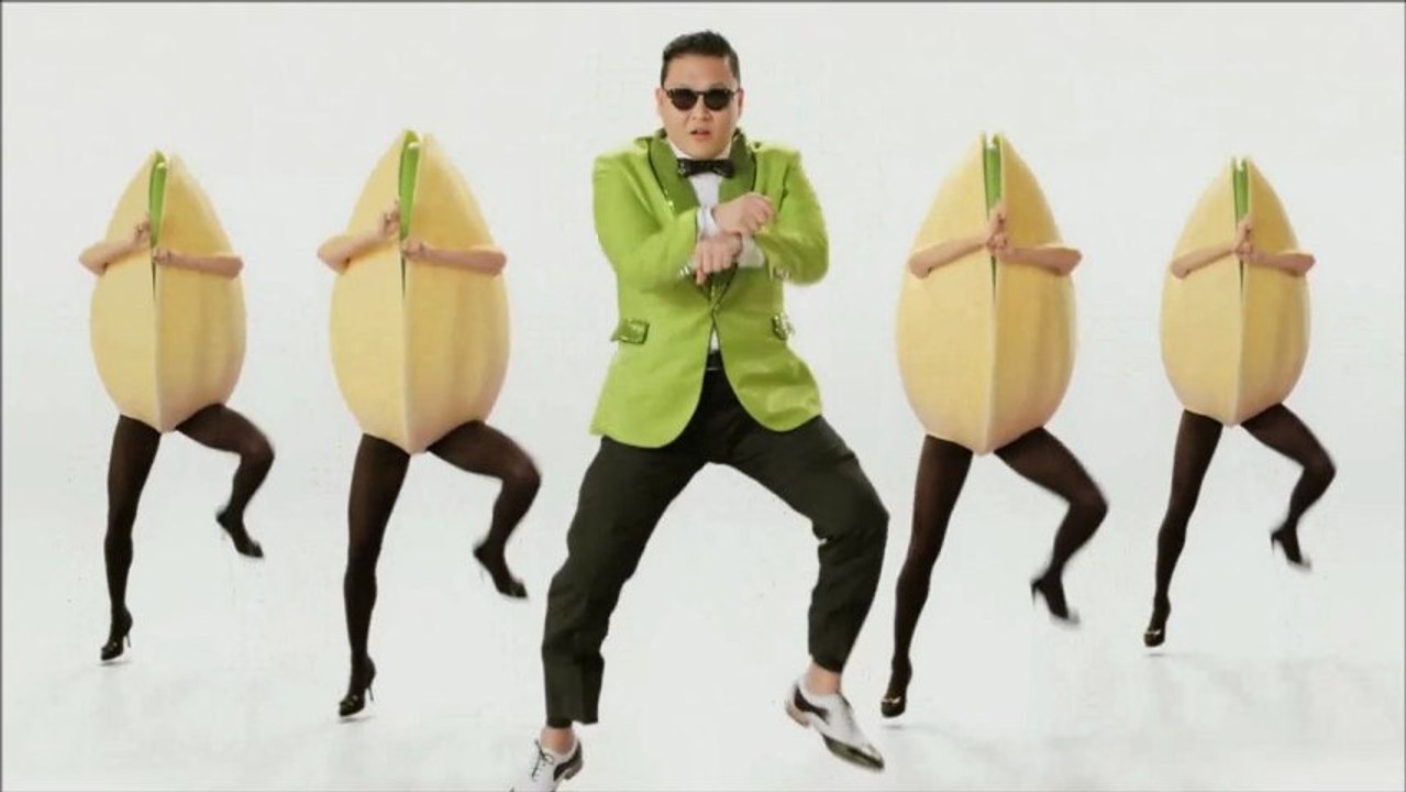 Psy danse le "Gangnam Style"  avec d'énormes pistaches pour la marque Pistachio