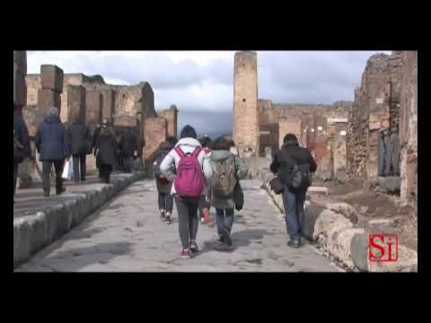 Pompei (NA) - La protesta dei dipendenti del bookshop (06.02.13)