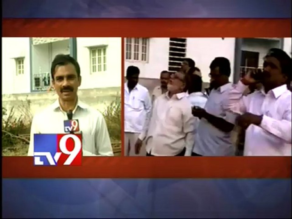 Manikonda residents oppose building demolition