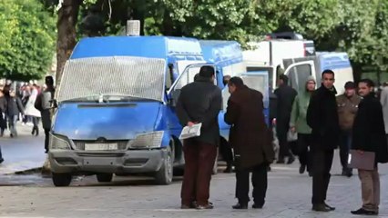 Police fire tear gas at Tunis protesters