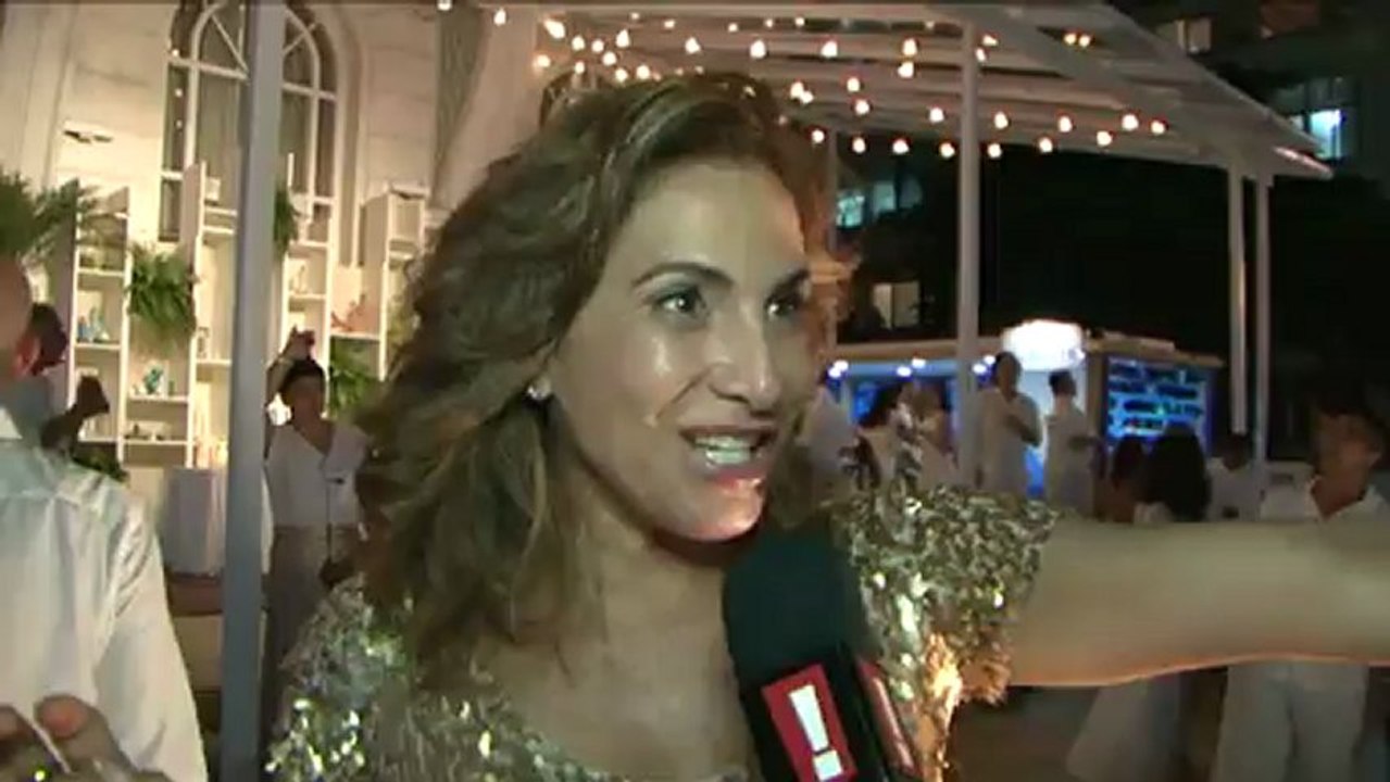 Flávia Alessandra se declara para o marido em festa de Réveillon