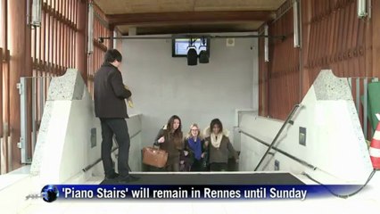 French metro stairs transformed into piano