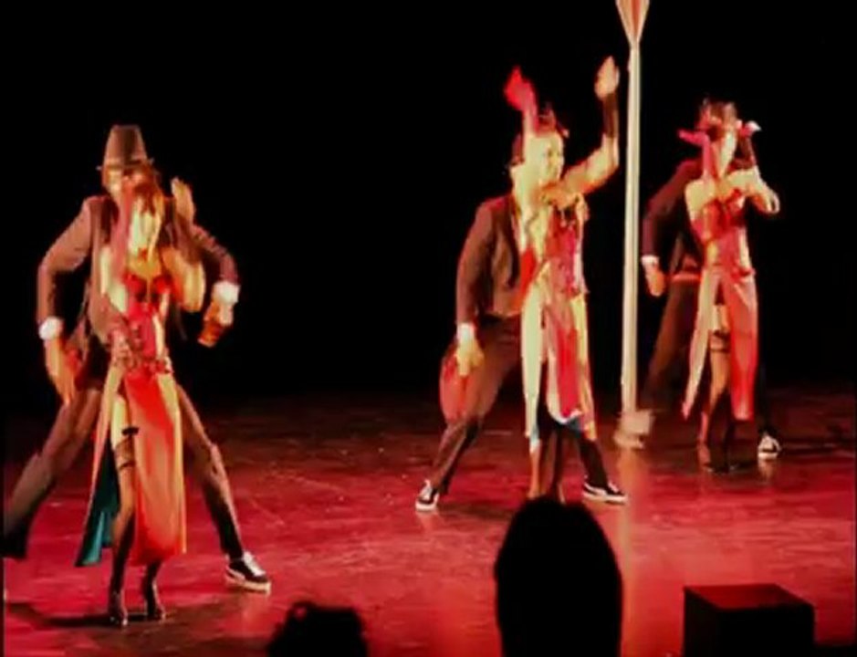 France Ô - Suresnes Cités Danse: spectacle "Vous désirez" (extrait 4)