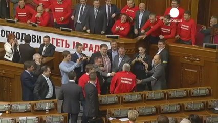 EU warns Ukraine 'time running out' over deals