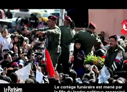 Les tunisiens rendent un dernier hommage à Chokri Belaïd