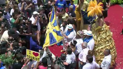 Rio de Janeiro: le Roi du Carnaval reçoit les clés de la ville