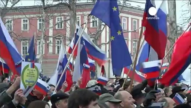 Slovénie: Manifestations des Partisans et adversaires...
