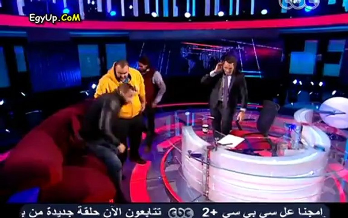 لقاء ابطال فيلم بنات العم " احمد فهمى وهشام وشيكو " فى لقاء كوميدى جداا ... خناقة باسم معاهم فى نهاية الحلقة ..