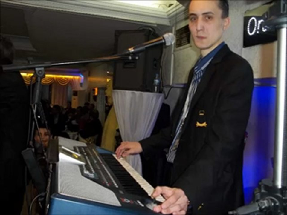 PİYANİST ŞANTÖR ERKAN  - KAPINA KIRMIZI  BİR GÜL BIRAKTIM