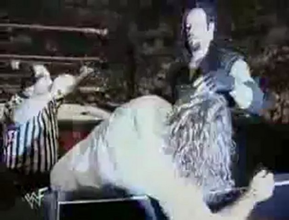 UNDERTAKER VS MANKIND ({HARDCORE MATCH})