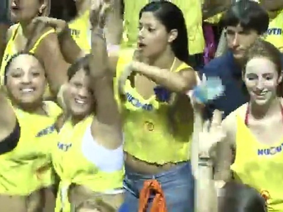 Beldades embalam bloco da Banda Eva Carnaval 2013